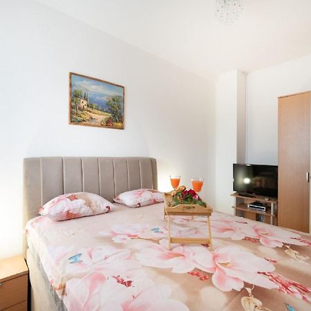 Apartments Milic - One Bedroom Apartment With Sea View And Terrace Gornji Karin Exteriör bild