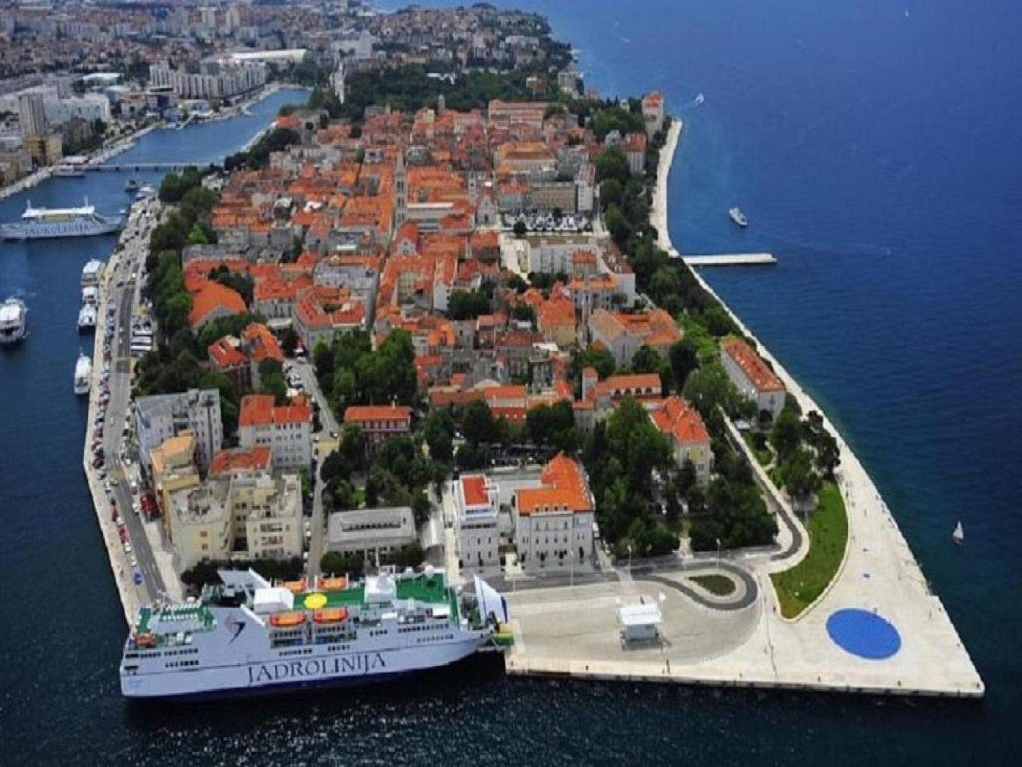 Apartments Milic - One Bedroom Apartment With Sea View And Terrace Gornji Karin Exteriör bild
